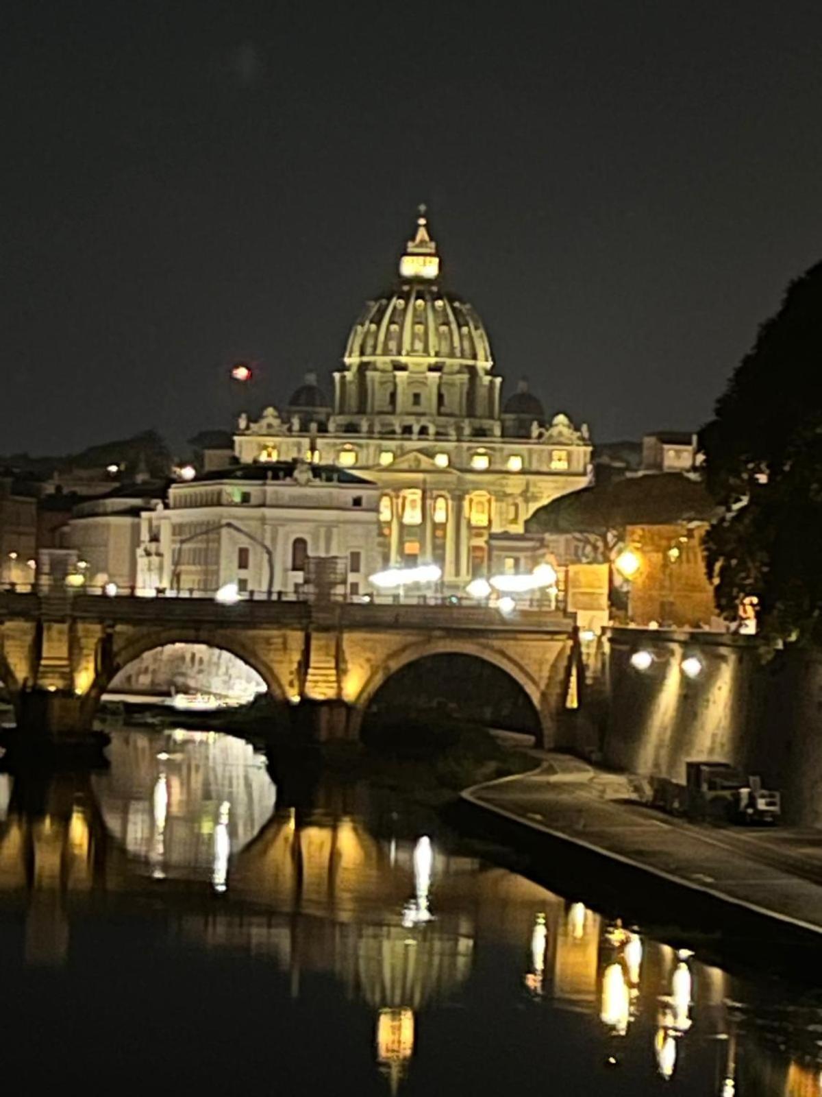 San Pietro Luxury Rooms โรม ภายนอก รูปภาพ